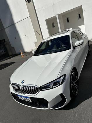 BMW 320i 2.0 16V TURBO FLEX M SPORT AUTOMÁTICO BMW 320i 2.0 16V TURBO FLEX M SPORT AUTOMÁTICO